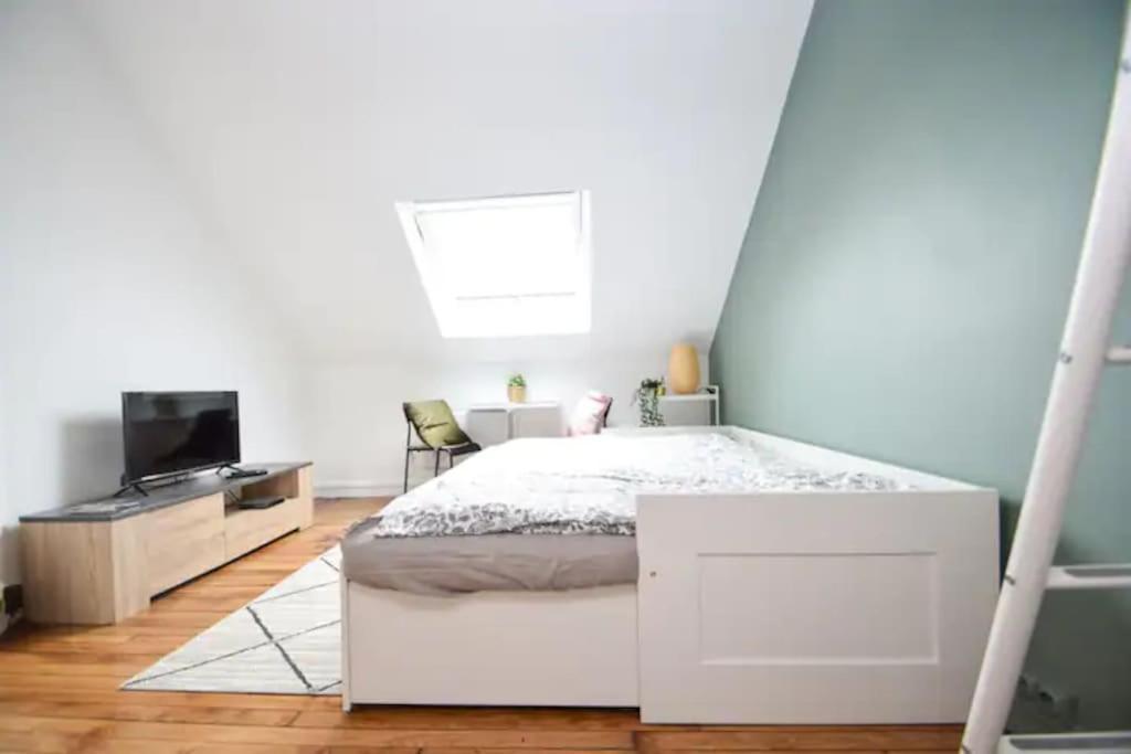 Disponible - Appartement Entier - 10Mn Rer B Aeroport Cdg - Paris Gare Du Nord, T11 Express, Le Bourget, Tout Equipe, Netflix Gratuit, 3 Personnes, 4Eme Etage, Escaliers, Parc Des Expositions, Parking Rue Gratuit Apres 19H 德朗西 外观 照片