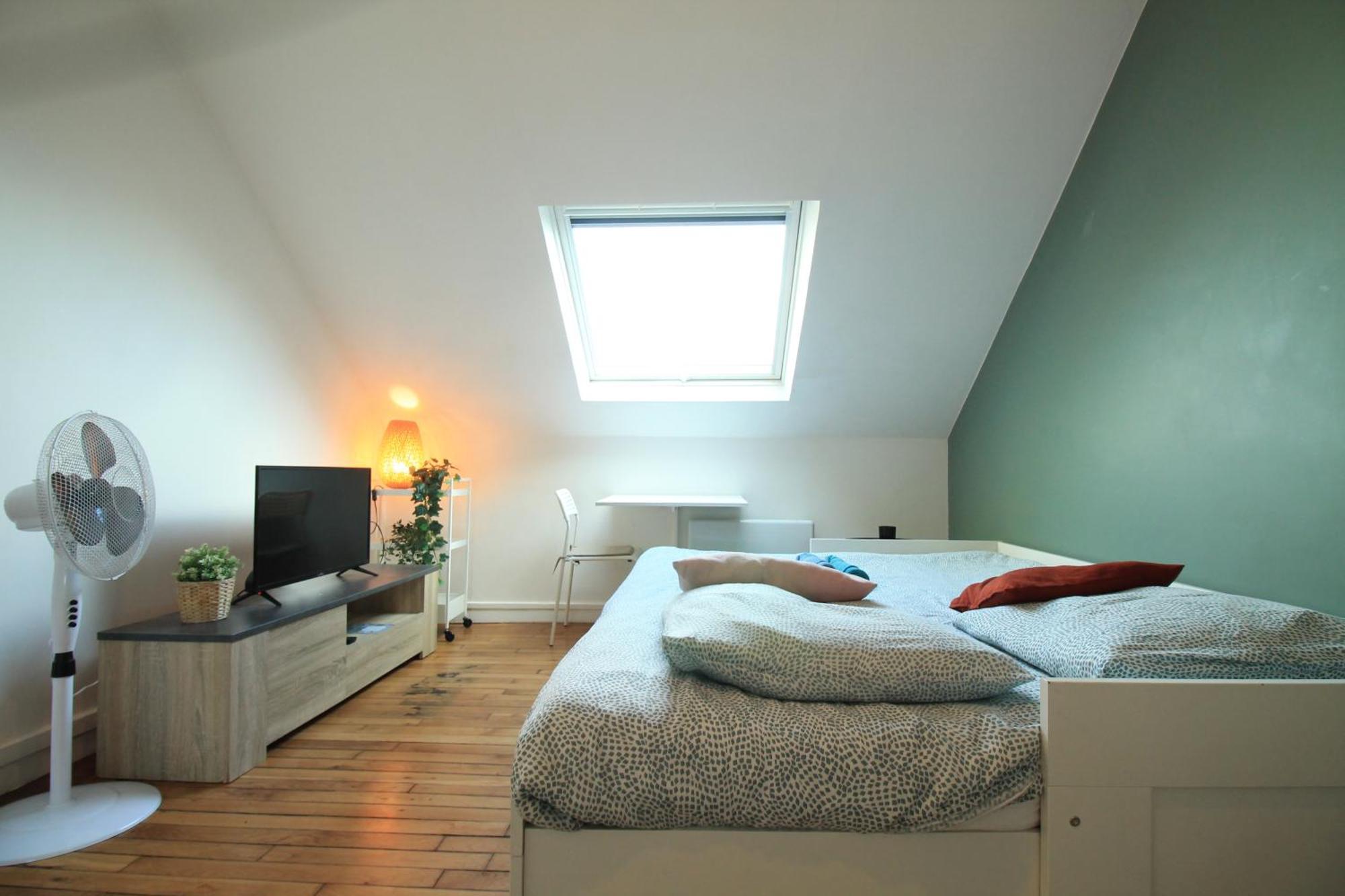 Disponible - Appartement Entier - 10Mn Rer B Aeroport Cdg - Paris Gare Du Nord, T11 Express, Le Bourget, Tout Equipe, Netflix Gratuit, 3 Personnes, 4Eme Etage, Escaliers, Parc Des Expositions, Parking Rue Gratuit Apres 19H 德朗西 外观 照片