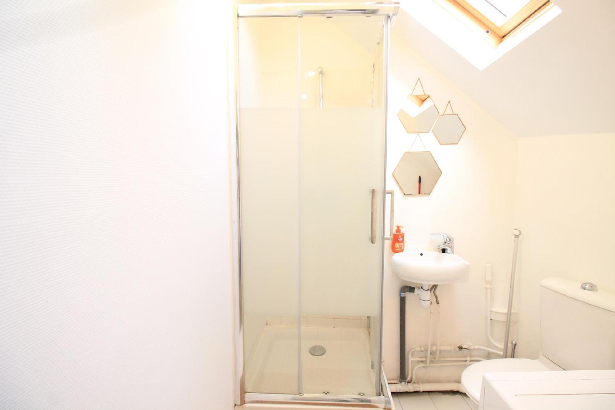 Disponible - Appartement Entier - 10Mn Rer B Aeroport Cdg - Paris Gare Du Nord, T11 Express, Le Bourget, Tout Equipe, Netflix Gratuit, 3 Personnes, 4Eme Etage, Escaliers, Parc Des Expositions, Parking Rue Gratuit Apres 19H 德朗西 外观 照片